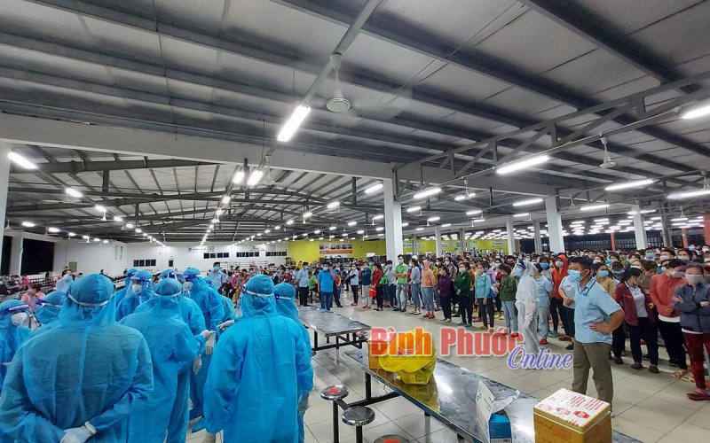 Khoảng 1.700 công nhân Công ty Beesco Vina đã được lấy mẫu test nhanh 