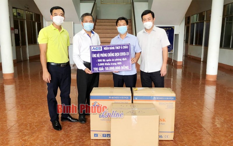 Ngân hàng ACB - Chi nhánh Bình Phước tiếp tục ủng hộ phòng, chống dịch