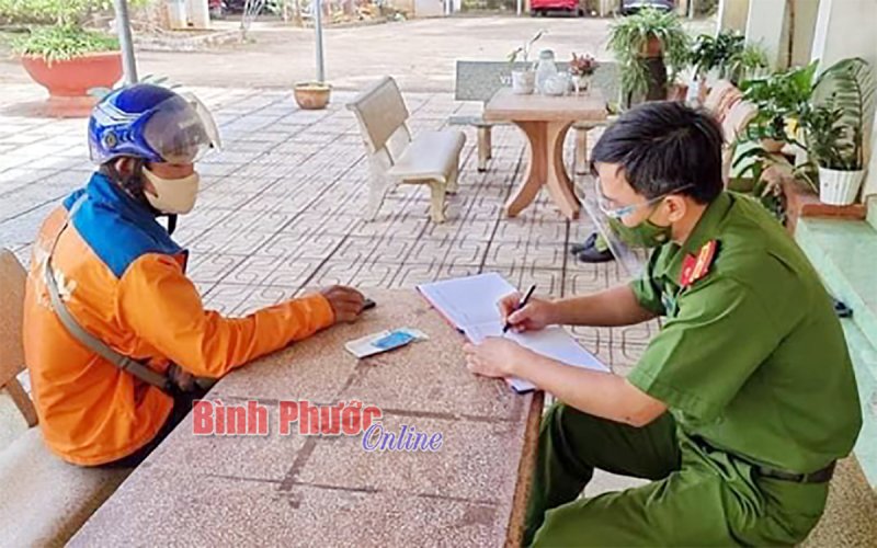 Nhặt được của rơi trả người đánh mất