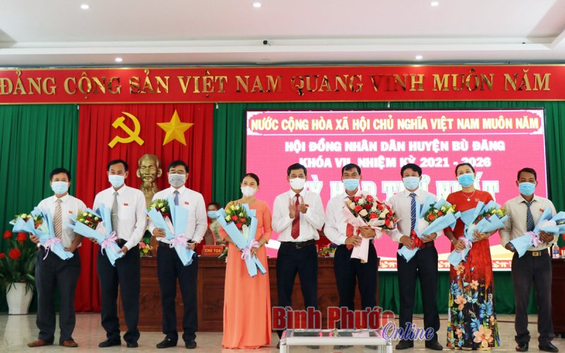 Ông Nguyễn Tấn Hồng được bầu giữ chức Chủ tịch HĐND huyện Bù Đăng khóa VII