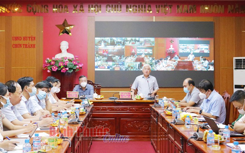 Phải chốt chặt, khóa chặt mọi cửa ngõ và không có ngoại lệ trong kiểm soát dịch