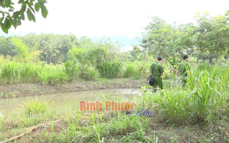 Phát hiện một người đàn ông tử vong dưới ao