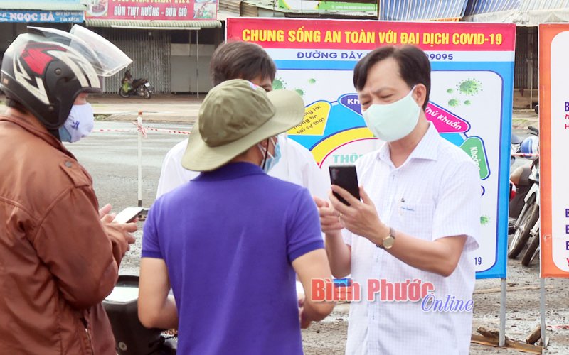 Phú Riềng tăng cường phòng, chống dịch Covid-19 tại khu vực chợ, trung tâm thương mại