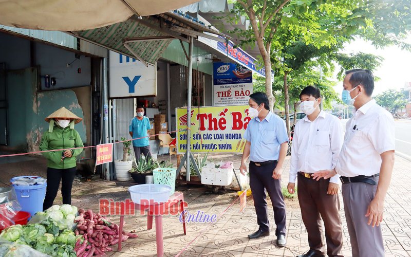 Phường Tân Phú triển khai thí điểm mô hình bán hàng an toàn mùa dịch