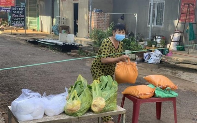 Thủ tướng yêu cầu tập trung hỗ trợ các nơi đang giãn cách xã hội