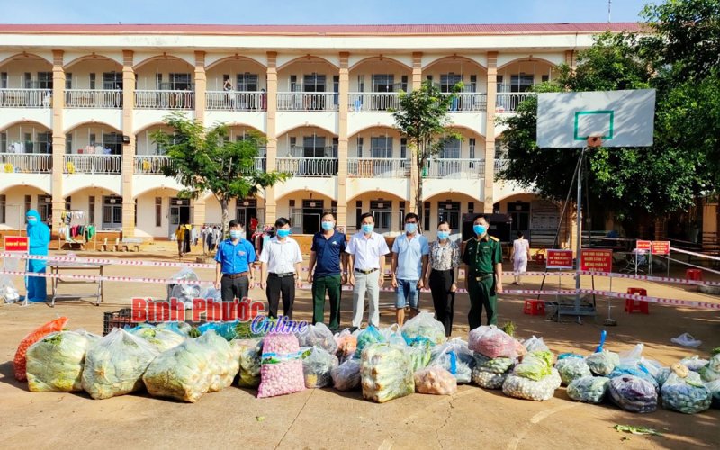 Tiếp sức, nâng chất bữa ăn trong khu cách ly