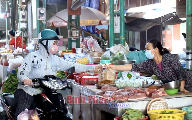 Tiểu thương chợ trung tâm thị trấn Chơn Thành vững tâm chống dịch