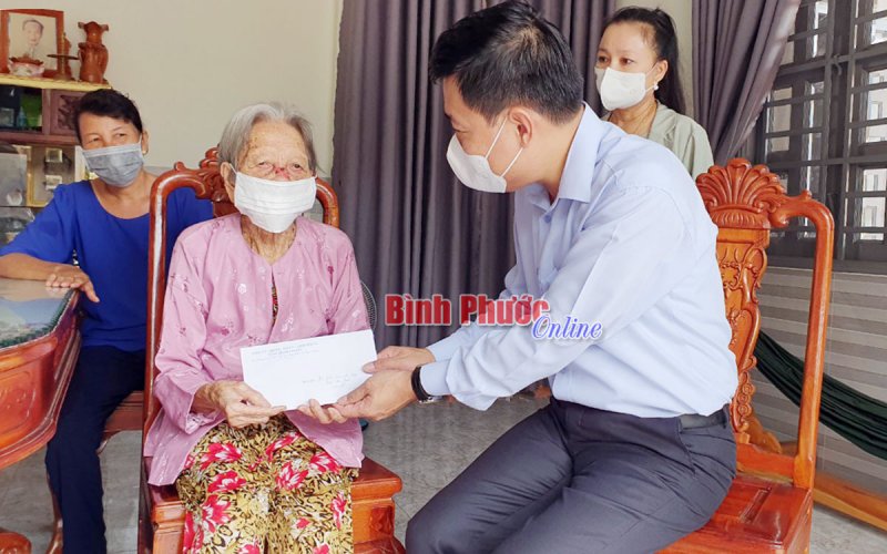 Trọn nghĩa vẹn tình