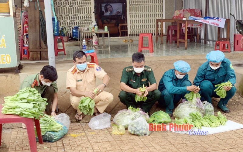 Từ 12 giờ trưa nay (13-7), Bù Gia Mập nghiêm cấm bán hàng rong trên địa bàn toàn huyện