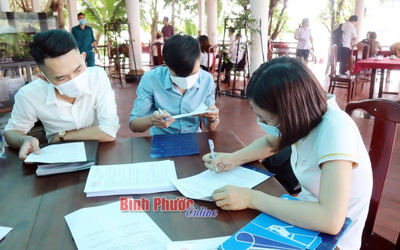 Vụ tụ tập đông người tại nhà hàng Hương Phù Sa: Phạt hơn 300 triệu đối với các tổ chức, cá nhân liên quan 