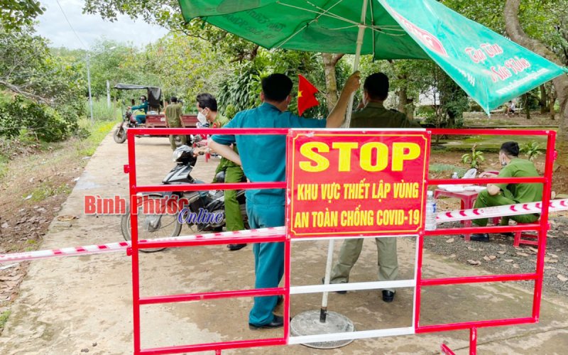 Xuất hiện ca dương tính SARS-CoV-2 đầu tiên, phường Tiến Thành khẩn trương khoanh vùng, truy vết