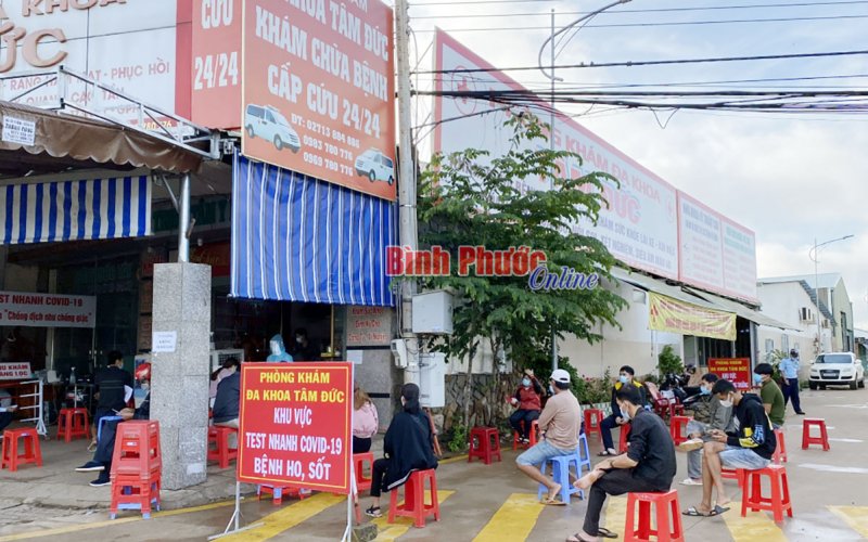 Ý thức của mỗi người là “liều vắc xin” quan trọng trong công tác phòng dịch   