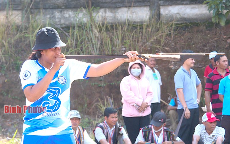 Bắn nỏ - kh&ocirc;ng chỉ l&agrave; tr&ograve; chơi d&acirc;n gian&hellip;