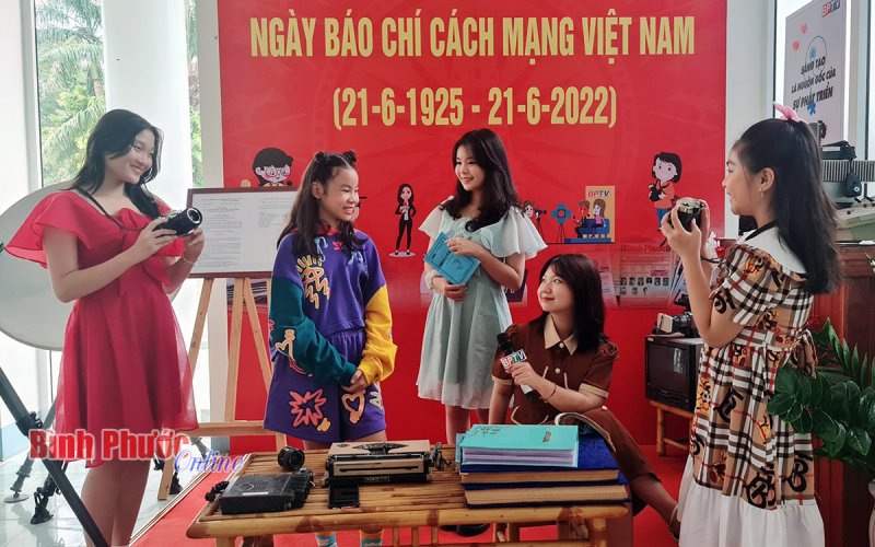 Ca sĩ nhí Emmi Lê Vi ước mơ trở thành cô giáo