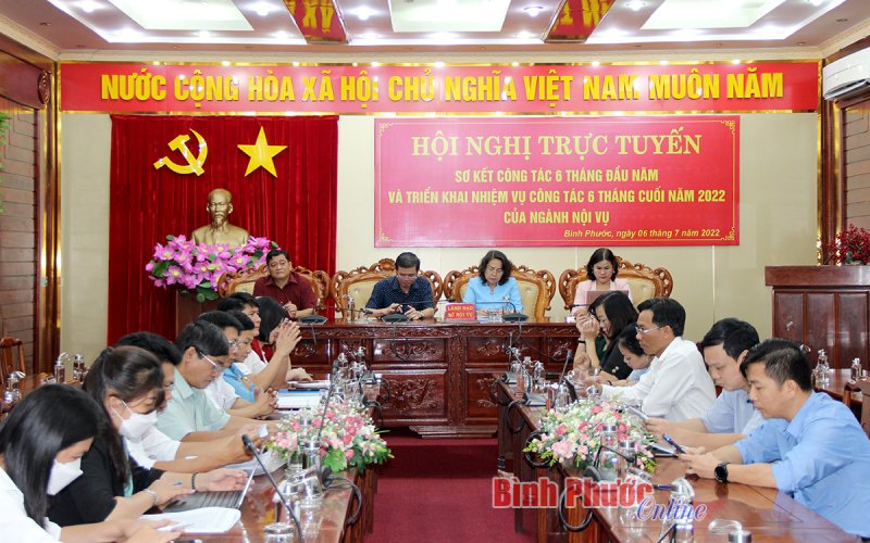 Cải cách thủ tục hành chính và ứng dụng công nghệ thông tin trong cung cấp dịch vụ công