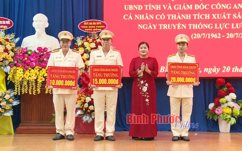 Công an Bình Phước kỷ niệm 60 năm Ngày truyền thống lực lượng Cảnh sát nhân dân