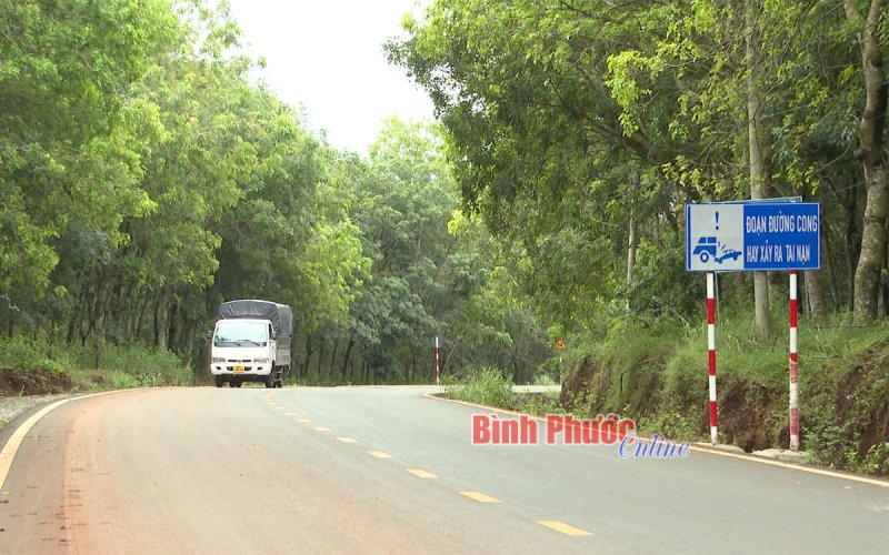 Đã gắn cảnh báo tại khúc cua nguy hiểm trên đường ĐT756