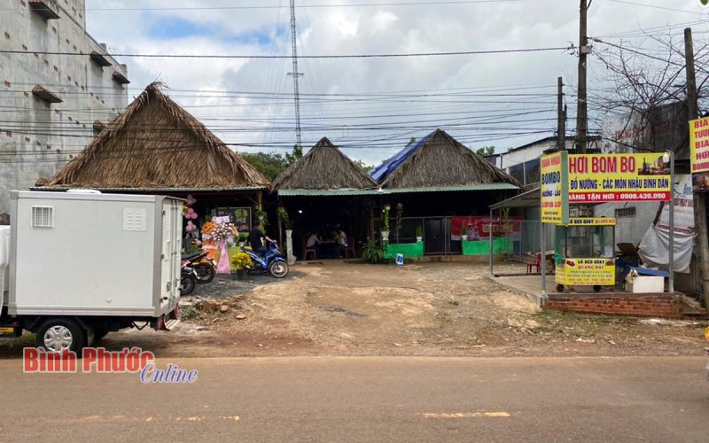 Đâm chết bạn nhậu rồi bỏ về nhà cố thủ