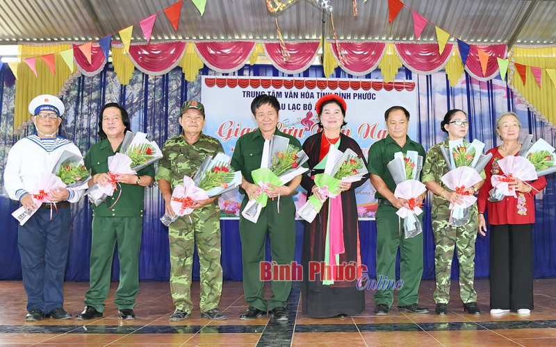 Giao lưu văn nghệ “Uống nước nhớ nguồn”