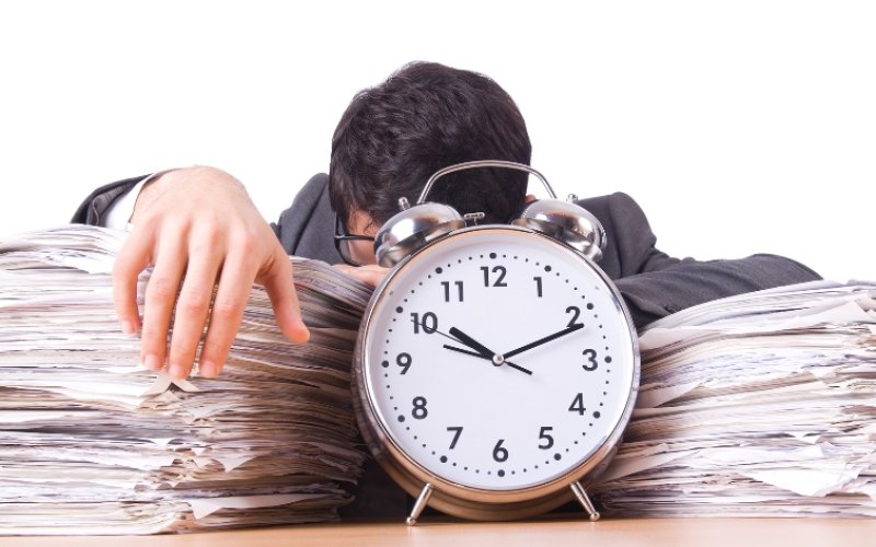 Không hoàn thành công việc và hệ quả pháp lý