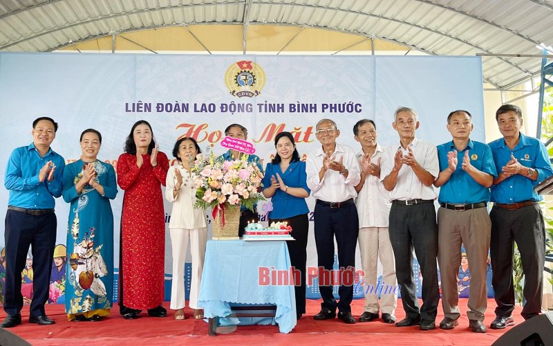 LĐLĐ tỉnh Bình Phước họp mặt kỷ niệm 93 năm Ngày thành lập Công đoàn Việt Nam