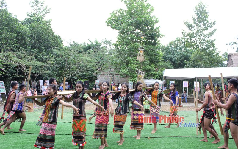 Nâng cao hiệu quả tuyên truyền trong vùng đồng bào DTTS - Bài 1