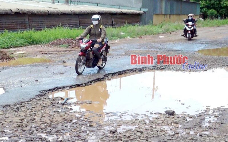 Người dân Thanh An mong sớm sửa chữa, nâng cấp đường