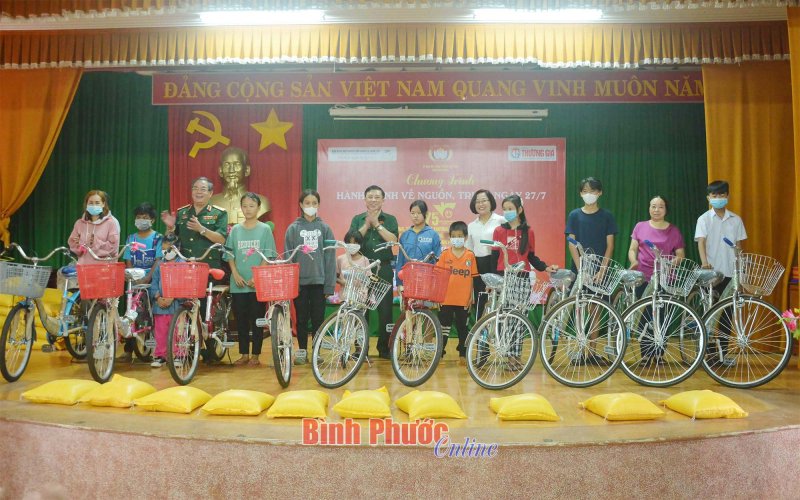 Nhân văn Hành trình về nguồn, tri ân ngày 27-7