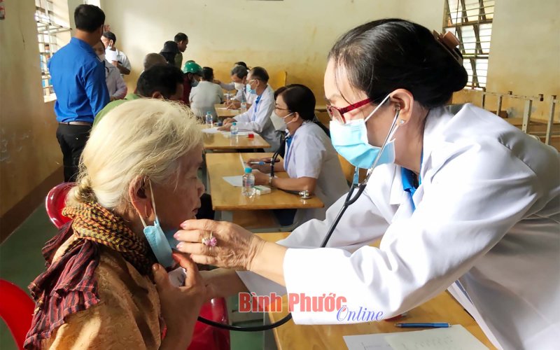 Nhớ ơn liệt sĩ, tri ân đồng bào