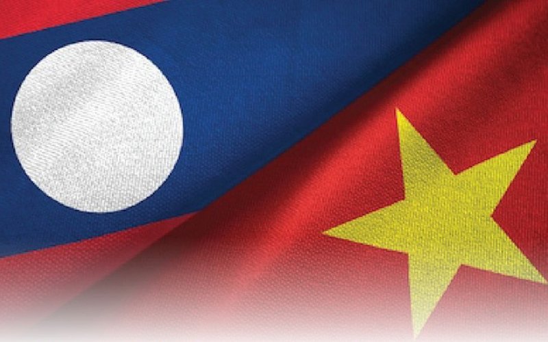 Sâu nặng nghĩa tình