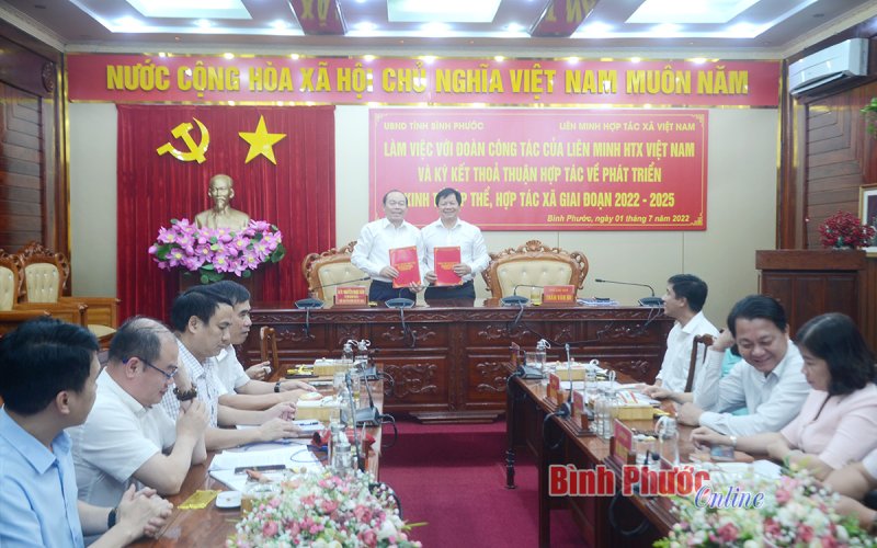 UBND tỉnh Bình Phước ký kết thỏa thuận hợp tác với Liên minh HTX Việt Nam 