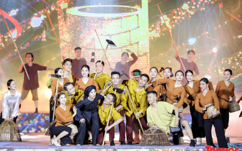 Văn h&oacute;a - nghệ thuật phải &ldquo;soi đường cho quốc d&acirc;n đi&rdquo;