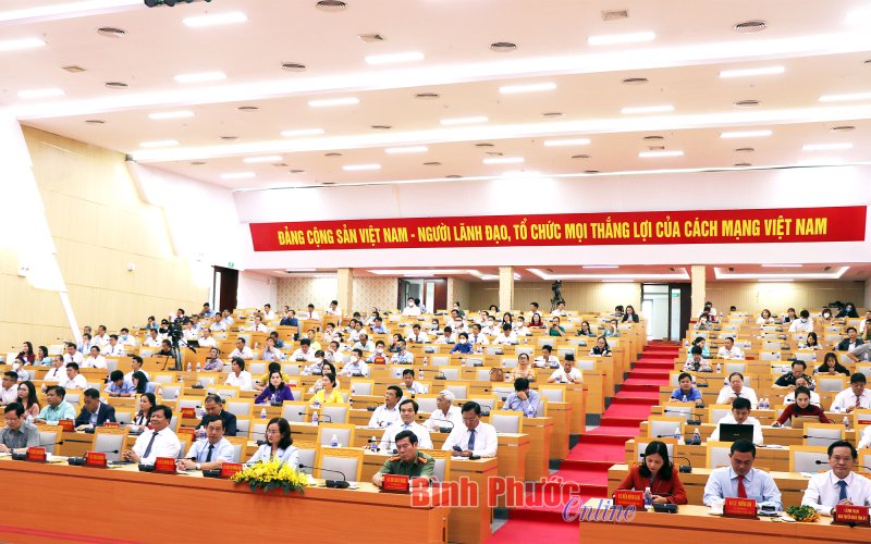 Xác định nền hành chính phục vụ lấy doanh nghiệp và người dân làm trung tâm