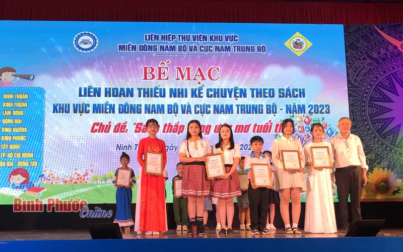 Bình Phước đoạt 2 giải B cuộc thi kể chuyện sách thiếu nhi khu vực