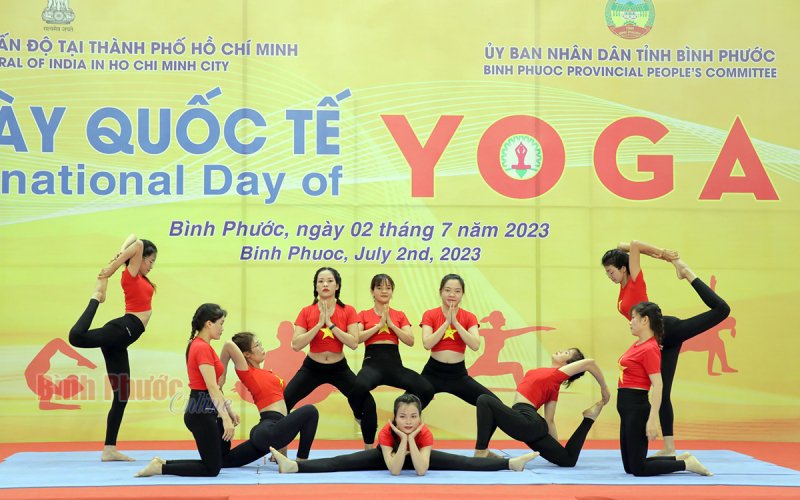 Bình Phước: Sôi nổi Ngày quốc tế yoga