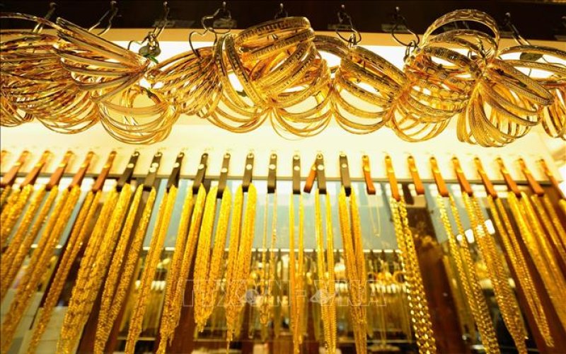 Giá vàng thế giới tăng lên mức cao nhất trong hơn một tháng