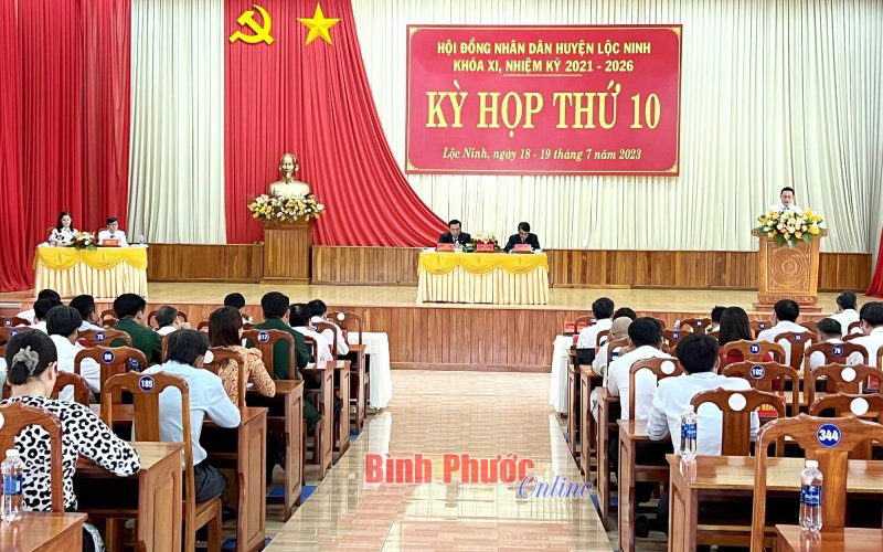 Kỳ họp thứ 10, HĐND huyện Lộc Ninh tái chất vấn vấn đề bồi thường giải phóng mặt bằng và tình hình thu gom, xử lý rác thải