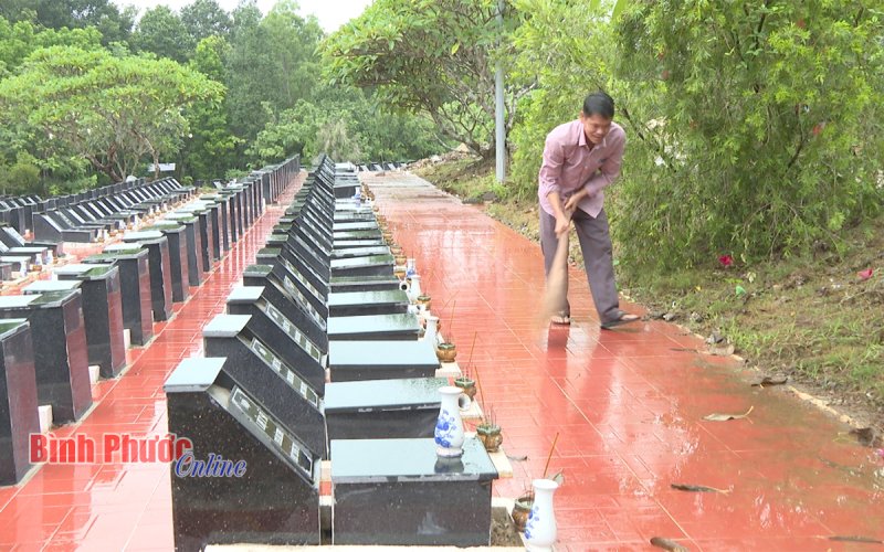 Lặng thầm công việc quản trang