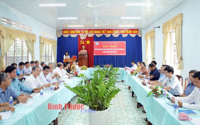 Liên minh hợp tác xã tổng kết giao ước thi đua khối