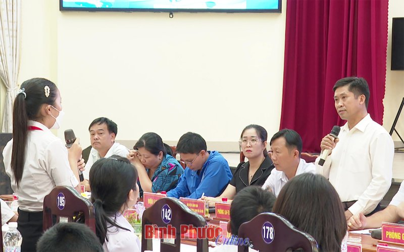 Nhiều ý kiến tại diễn đàn trẻ em huyện Hớn Quản 