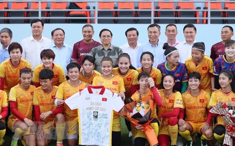 Thủ tướng gặp mặt, động viên Đội tuyển Bóng đá Nữ Việt Nam