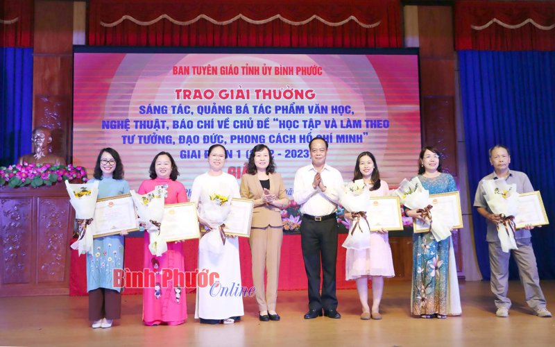 Tuyên truyền xây dựng Đảng cần mềm mại, uyển chuyển hơn