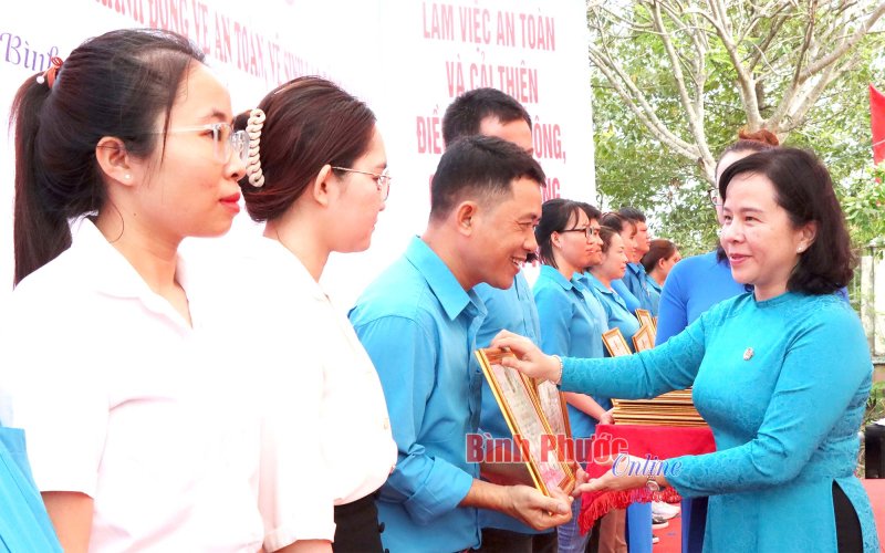 Xứng đáng điểm tựa tin cậy của người lao động