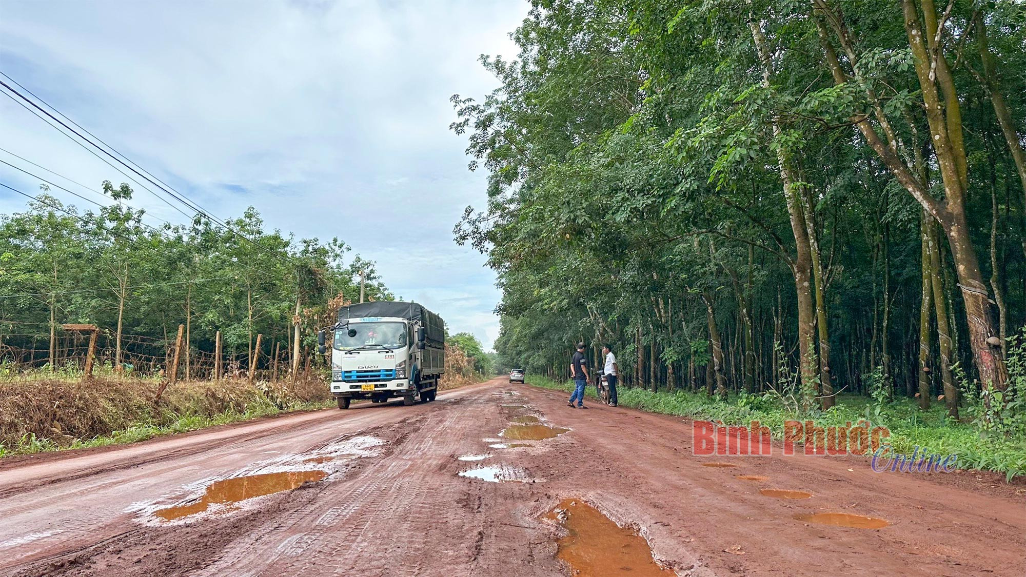 An Phú dốc sức làm đường giao thông