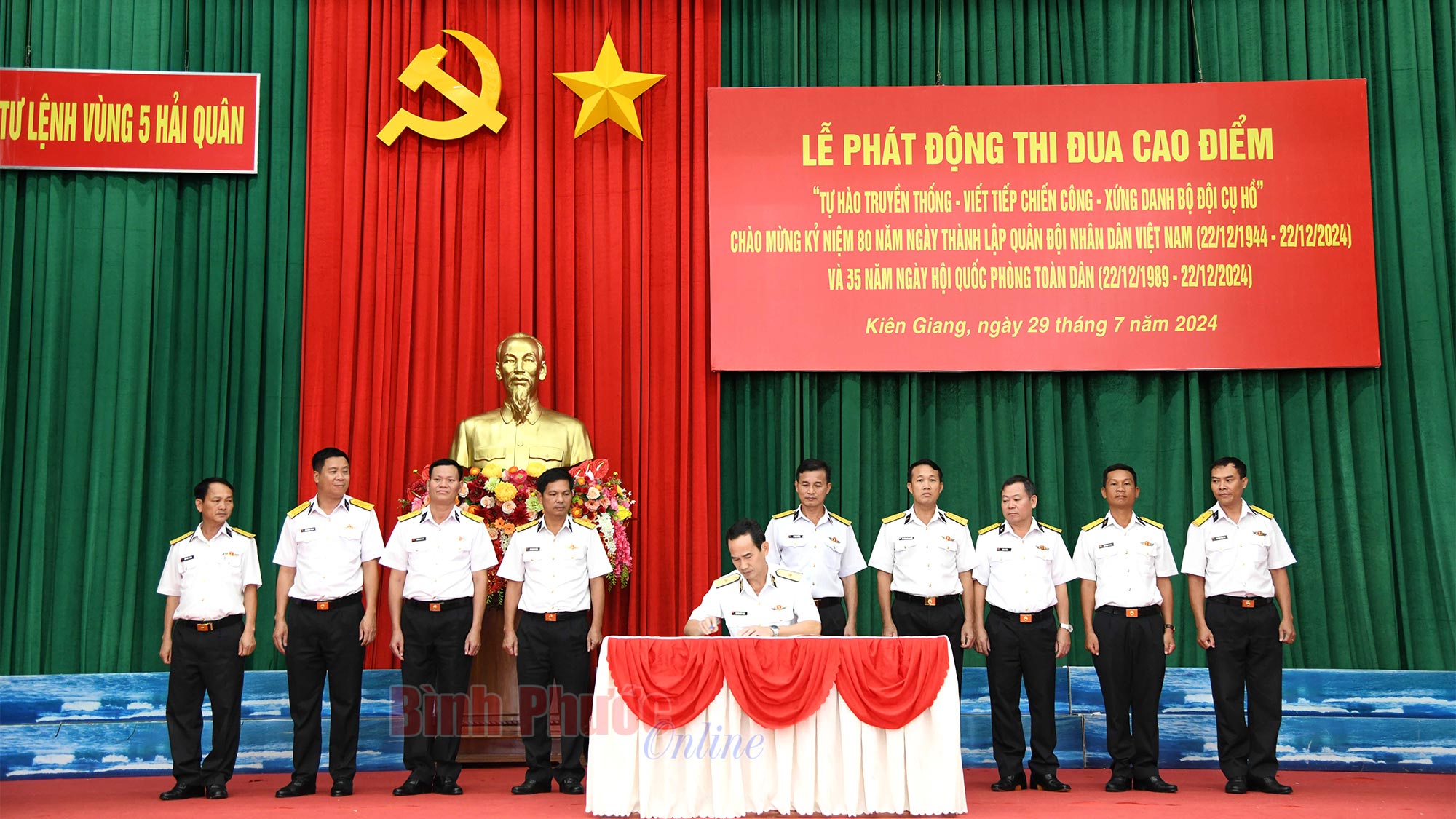 Bộ Tư lệnh Vùng 5 Hải quân nghiên cứu, học tập các chuyên đề giáo dục chính trị 