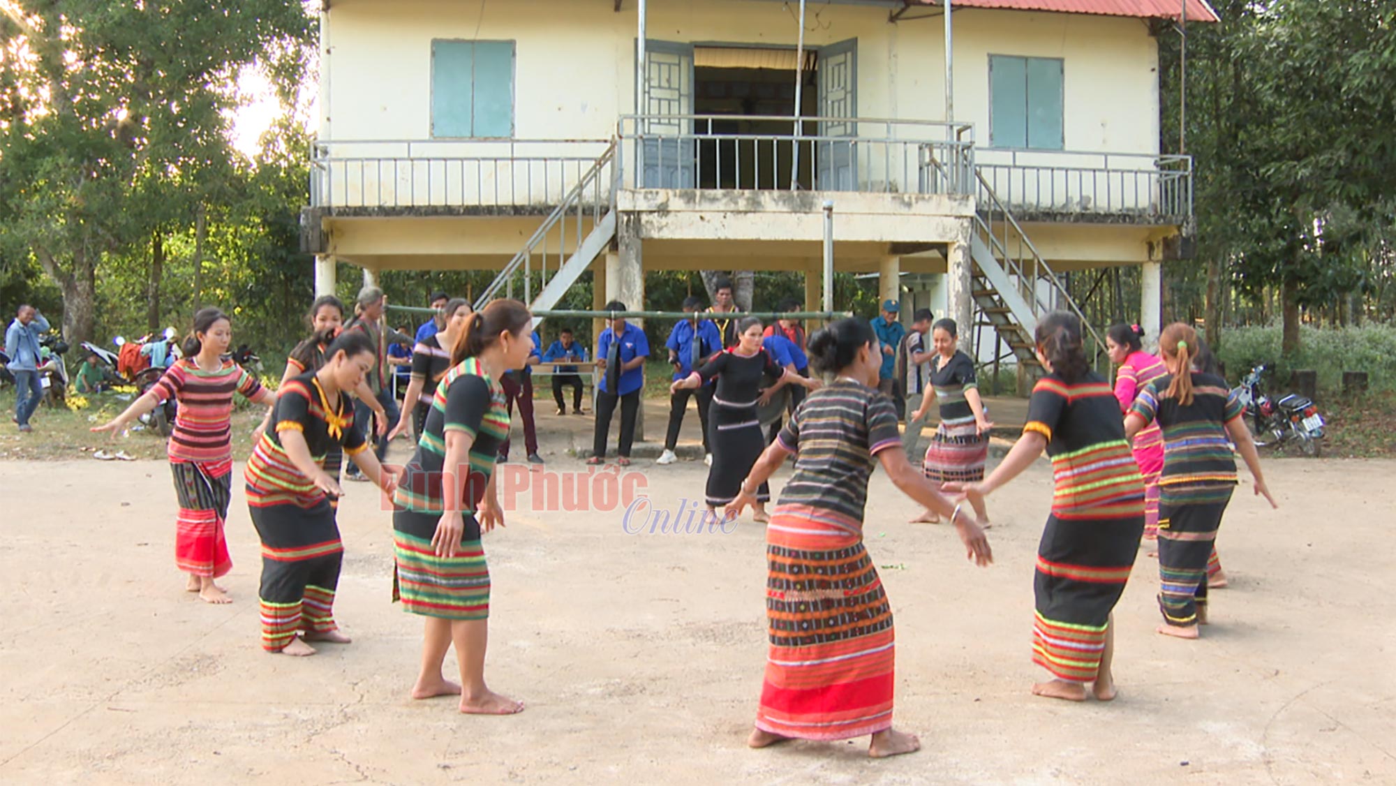 Múa trong các nghi lễ của người S’tiêng Bù Đêh ở Bình Phước