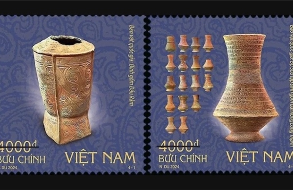 Phát hành bộ tem 'Bảo vật quốc gia (bộ 3): Đồ gốm'