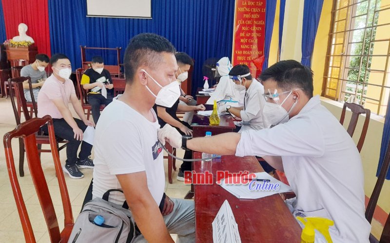 197 chuyên gia, lao động người Trung Quốc được tiêm vắc xin phòng dịch 