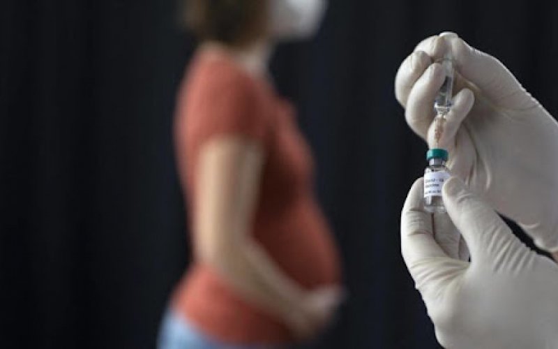 Bộ Y tế yêu cầu ưu tiên vắc xin cho thai phụ và bà mẹ cho con bú