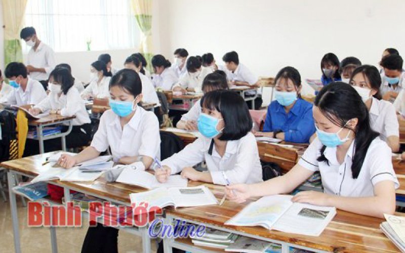 Các tỉnh xem xét, quyết định không thu học phí khi thiên tai, dịch bệnh